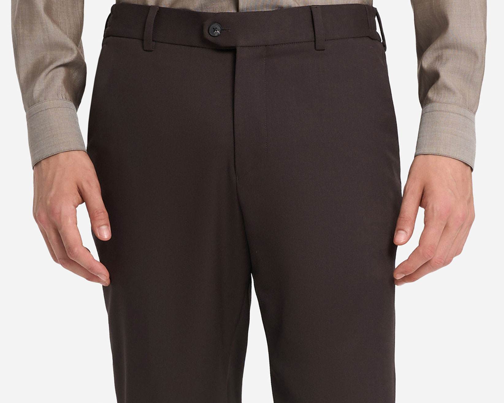 Side zip detail of the ALTAIR Axiom trousers